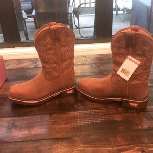 Mens Justin composite safety toe work boots size 10D.  Waterproof. Never worn!!